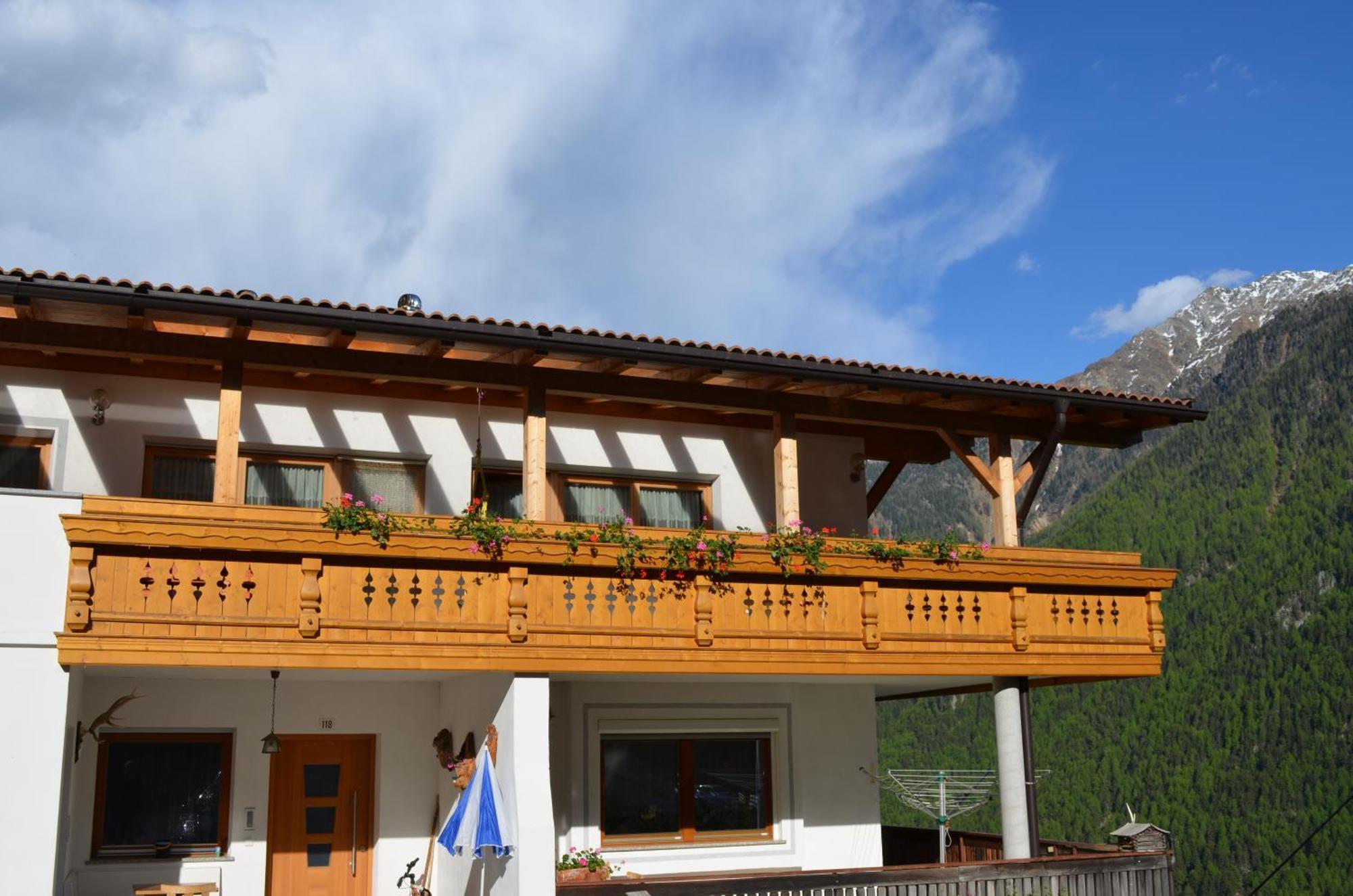 Alpenblick Lodge Tscholl Martello Exterior foto